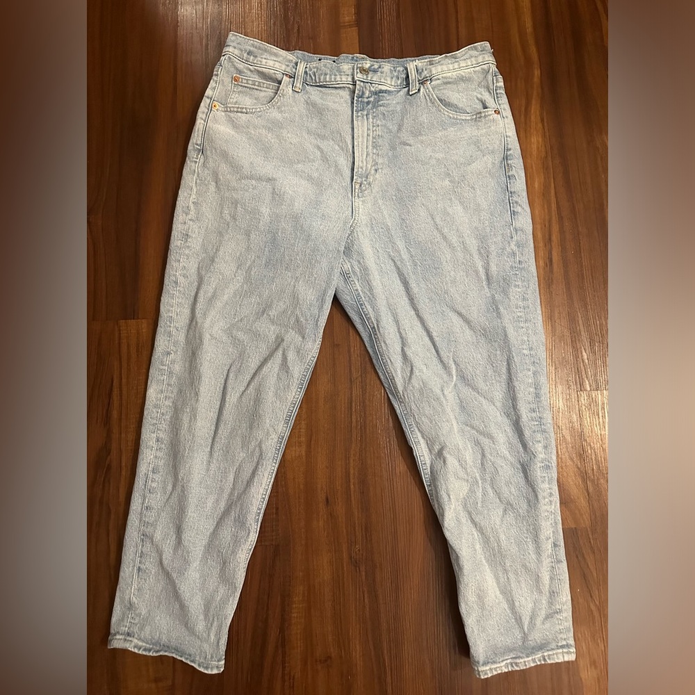 GAP Denim light wash mom jeans NWOT